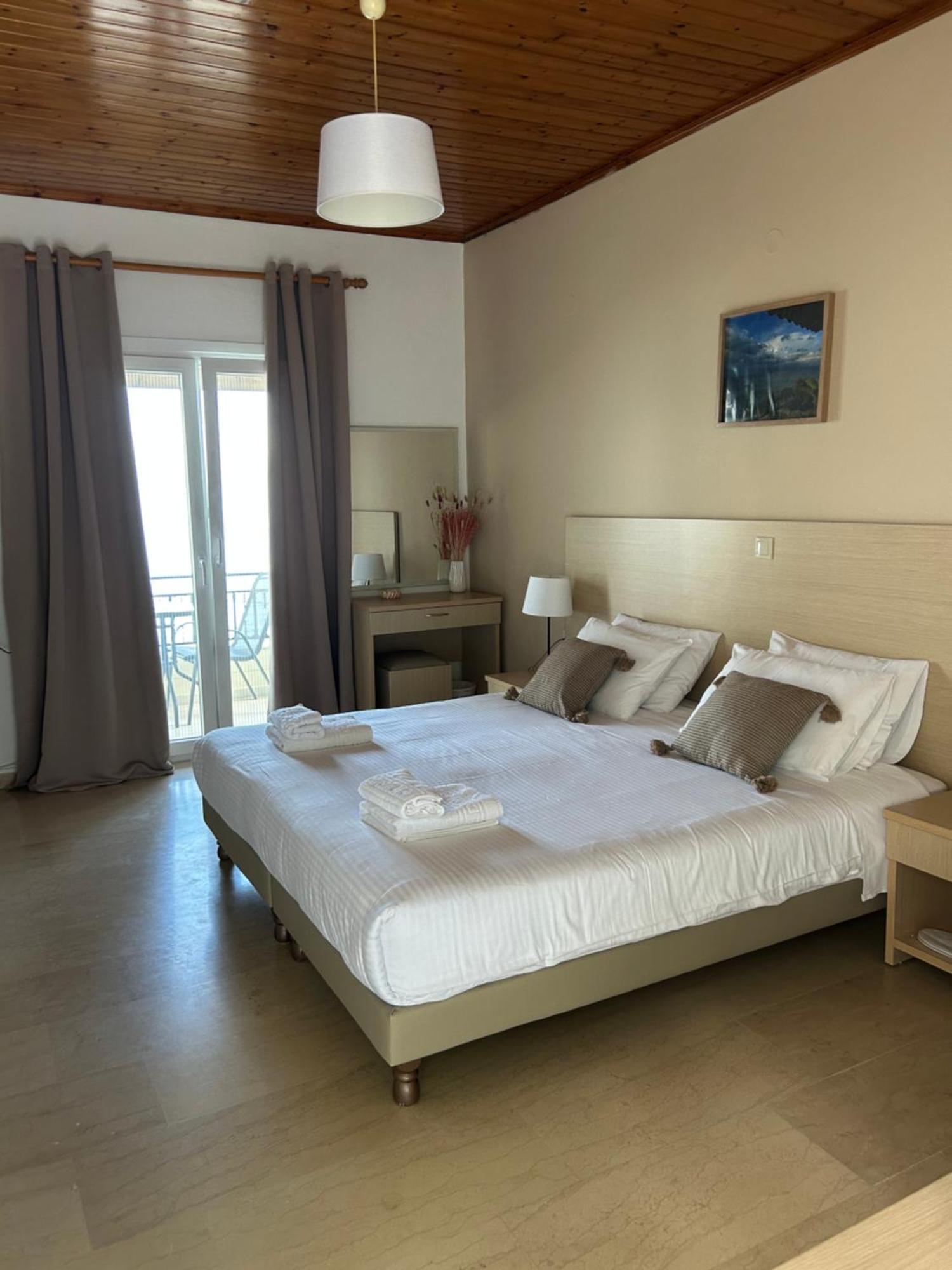 Akrogiali Rooms บูเกริ ภายนอก รูปภาพ